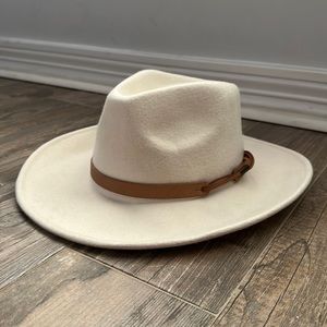 altar’d state hat